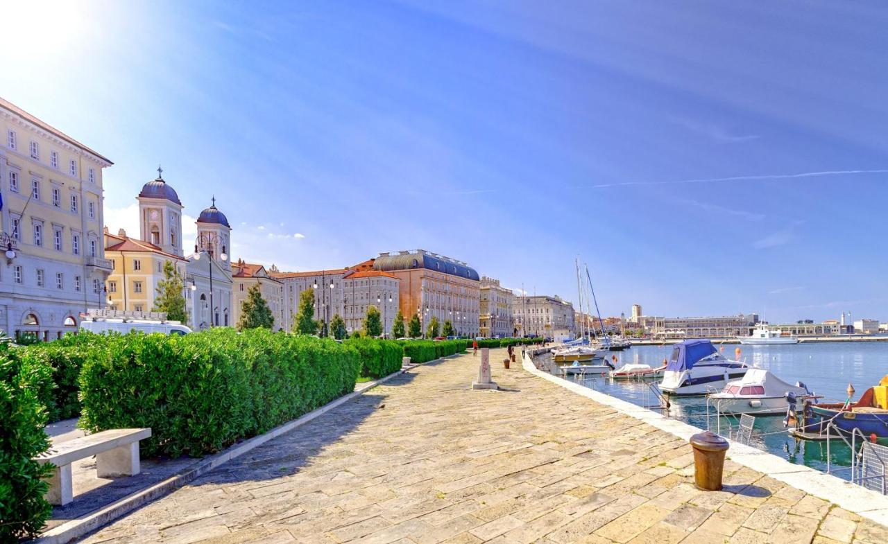 Hadithi Trieste, Tra Le Rive E Piazza Unita Buitenkant foto